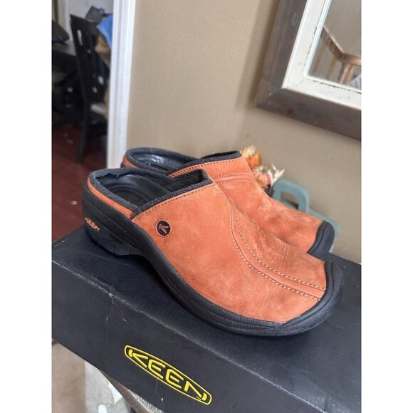 KEEN Women's US 9 M Red Nubuck Leather Slip On Mule Shoe Clog - Picture 3 of 5